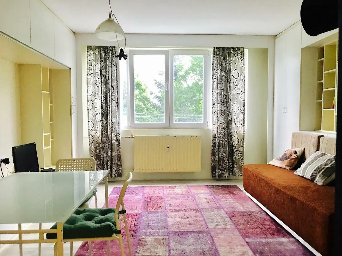 Modern Studio 20 Meters From Mladost 1 Metro Station صوفيا